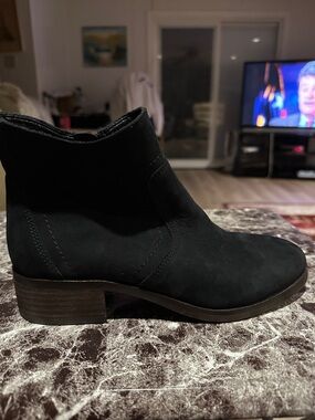 Women’s Suede Chelsea Boots - black